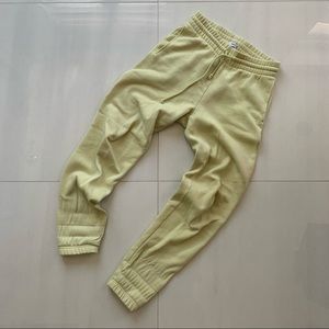 Aritzia TNA Cozy AF Perfect sweatpants in a yellow-green colour